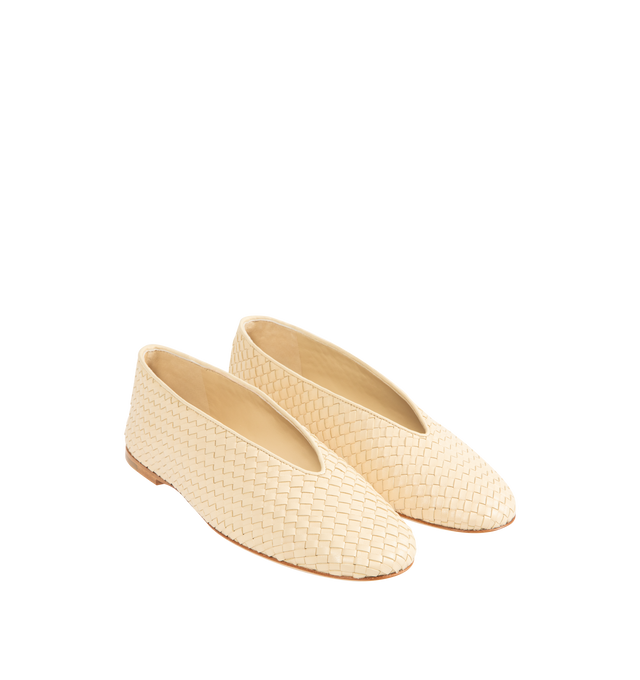 Image 2 of 4 - NEUTRAL - BOTTEGA VENETA Rosa Flat featuring woven lambskin leather with supple construction, smooth piping detail and rubber-injected leather outsole. Lambskin. Made in Italy.