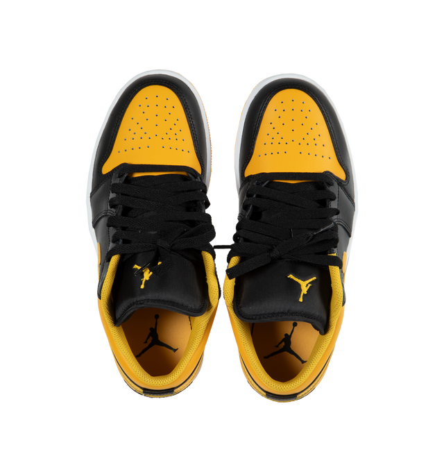 MULTI - AIR JORDAN 1 LOW features encapsulated Air-Sole unit provides lightweight cushioning, genuine leather in the upper offers durability and a premium look and solid rubber outsole enhances traction on a variety of surfaces.