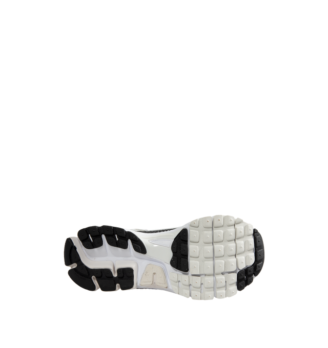 Image 4 of 5 - WHITE - NIKE ZOOM VOMERO 5 fearures Mesh with TecTuff and utilitarian overlays that are breathable and durable, cushlon foam with Zoom Air cushioning and rubber tread. 