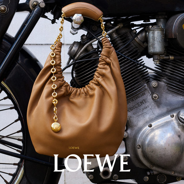 Loewe Squeeze handbag in light brown leather 