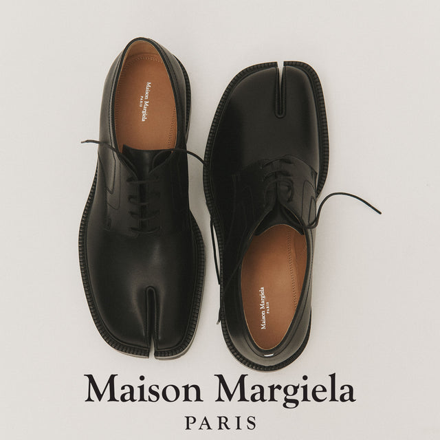 Maison Margiela black leather lace-up shoes with split Tabi toe 