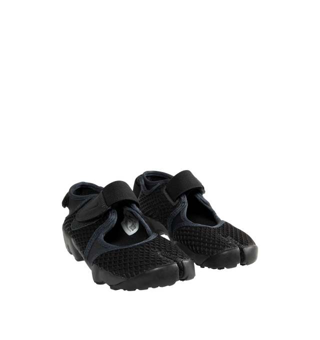 Image 2 of 5 - BLACK - Nike Women's Air Rift Sneaker featuring hook-and-loop straps on the midfoot and heel, Nike Air unit in the heel combined with plush foam, rubber detailing on the outsole, upper features a blend of elastane, polyester and nylon materials for a flexible fit and split toe design. 