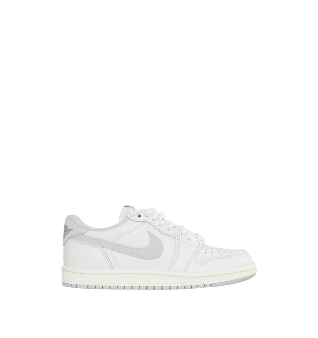 WHITE - JORDAN Air Jordan 1 Low 85 featuring encapsulated Air-Sole unit, genuine leather in the upper and solid rubber outsole.