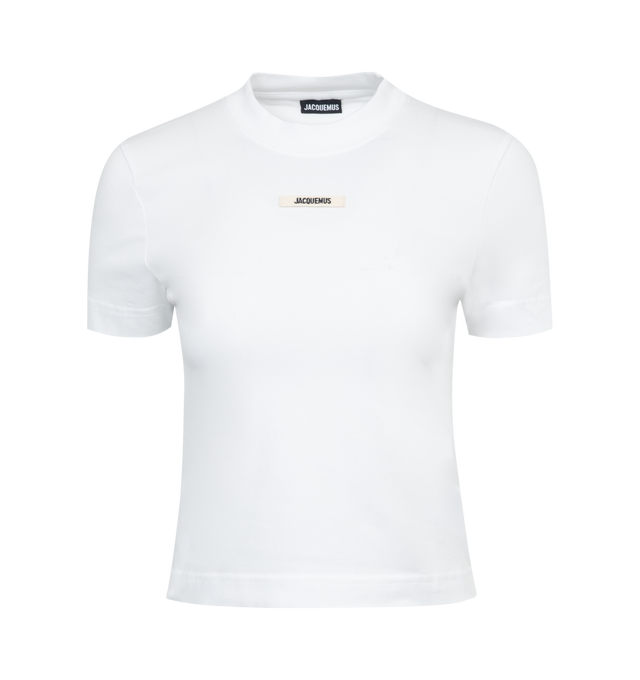 WHITE - JACQUEMUS Le T-Shirt Gros Grain featuring fitted shape, stretch cotton, ribbed crew neck and embroidered grosgrain logo on chest. 94% cotton, 6% elastane. Made in Portugal.