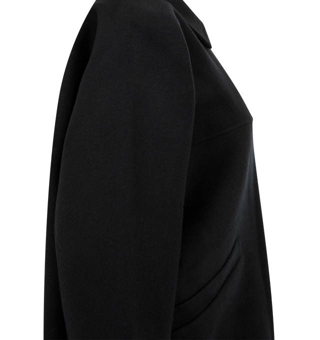 Image 3 of 3 - BLACK - EXTREME CASHMERE Bog Jacket featuring double-faced cashmere, cropped, wide sleeves that expose the wearers wrists, voluminous shape, bloused hemline, a zipper-closure, a pointed collar and two welt pockets. 70% wool, 30% cashmere. 