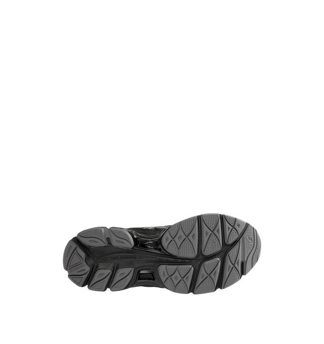 Image 4 of 5 - BLACK - Asics Men's Gel-Nyc combines breathable mesh underlays with suede overlays, while rearfoot and forefoot GEL cushioning help absorb impact throughout the day. Upper: Mesh and Synthetic overlays. Rearfoot and Forefoot GEL Cushioning. GEL-CUMULUS 16 Tooling. Flexible and Responsive Construction. Rubber Outsole. 