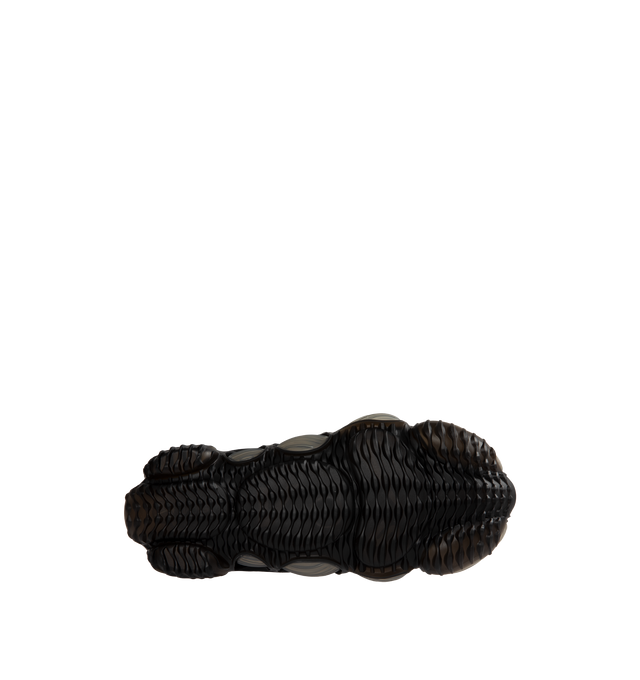 Image 4 of 5 - BLACK - Nike ISPA Link Axis Lace-up Shoes with 100% recycled materials. Guided by the principles of modularity and waste reduction, the design uses interlocking components of recycled Flyknit and plastic, as few materials as possible, and zero glue.  Nike Air technology absorbs impact for cushioning with every step.Flyknit material uses stretchy fibers to create a lightweight upper with targeted areas of support and breathability. 