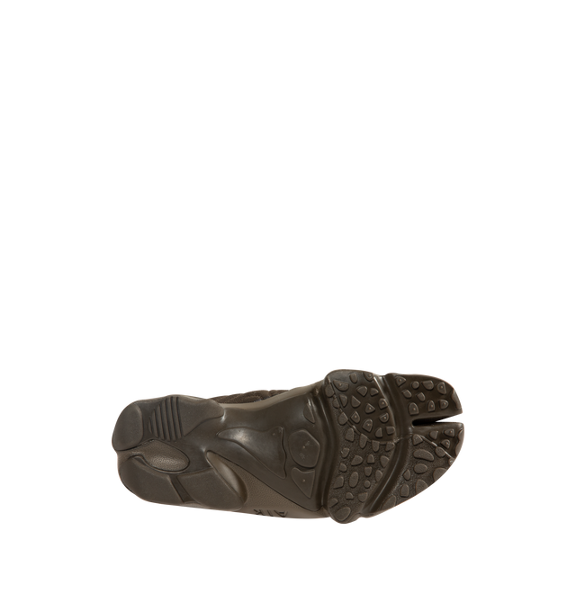Image 4 of 5 - BROWN - NIKE Air Rift Sneaker featuring hook-and-loop straps on the midfoot and heel, Nike Air unit in the heel combined with plush foam, rubber detailing on the outsole, upper features a blend of elastane, polyester and nylon materials for a flexible fit and split toe design. 