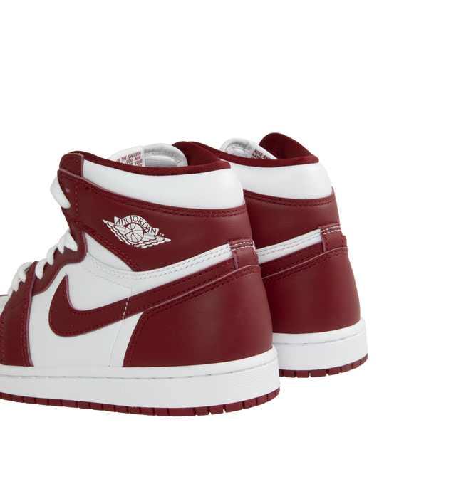 Image 3 of 5 - RED - Air Jordan 1 Retro High OG "Team Red" classic sneaker crafted from premium materials in a sporty red color. Leather upper offers durability and structure.Encapsulated Air-Sole units provide lightweight cushioning. Solid rubber outsoles give you traction on a variety of surfaces. Signature Wings logo stamped on collarStitched-down Swoosh logo. 