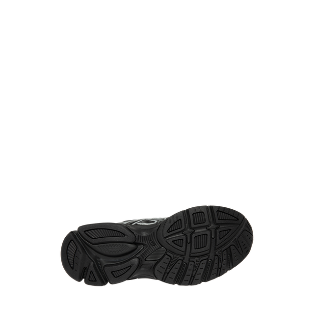 Image 4 of 5 - BLACK - Asics Men's GEL-STRATUS MC Sneakers feature an air mesh upper with synthetic leather overlays for breathable comfort, durability, and a technical-inspired look. Drawing from the brand's 2010s running heritage, these lifestyle sneakers combine rearfoot GEL technology with a cushioned midsole for enhanced shock absorption and everyday comfort. Main Material: Synthetic Leather and Mesh. Sole: Rubber.  