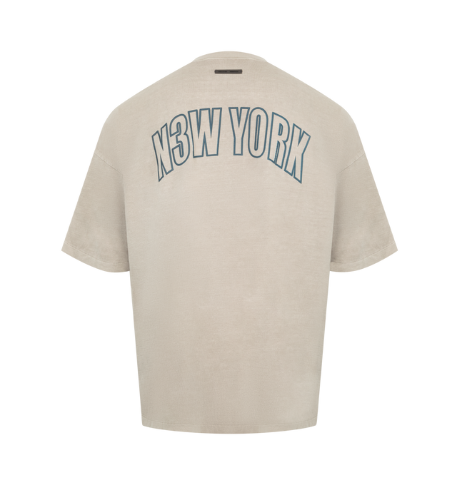 Image 2 of 2 - GREY - Fear of God Essentials 'The City' Exclusive New York 90s Tee is cut from 100% cotton jersey, offering a soft yet substantial hand feel. Designed in an oversized 90s-inspired silhouette, it features exaggerated proportions with dropped shoulders for a relaxed drape. The front is defined by a puff-print application of the alpha-numeric Essentials logo "3553NT1AL5", and on the back "N3W Y0RK" graphic. The signature rubberized Fear of God Essentials label at the collar. Fit Note: Size  