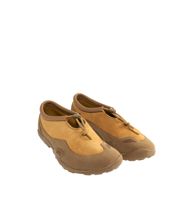 Image 2 of 5 - BROWN - NEW BALANCE MT10T Shoe featuring smooth cow leather upper with a pigskin nubuck outer surface, leather collar, Vibram outsole, rubber mudguard, rounded lugs for multi-directional traction and decorative toggle lace. 