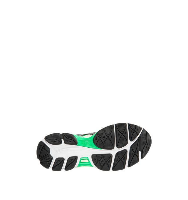 Image 4 of 5 - WHITE - ASICS Gel-Cumulus 16 Sneaker featuring breathable mesh underlays, 2010s design aesthetics, FLUIDRIDE midsole, rearfoot and forefoot GEL technology, lace up closure and sockliner. 