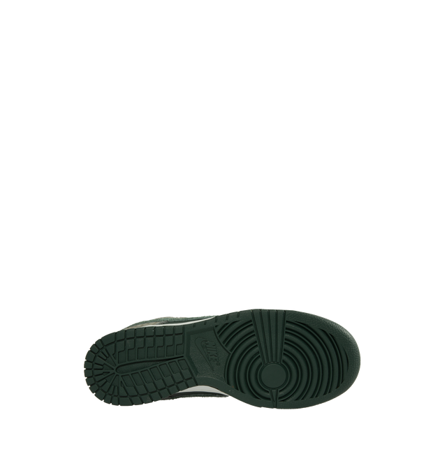 Image 4 of 5 - GREEN - NIKE Dunk Low Retro Premium featuring padded, low-cut collar, aged upper, foam midsole and rubber outsole with classic hoops pivot circle. 