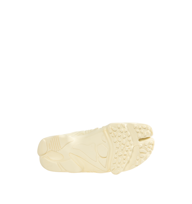 Image 4 of 5 - WHITE - NIKE Air Rift Sneaker featuring hook-and-loop straps on the midfoot and heel, Nike Air unit in the heel combined with plush foam, rubber detailing on the outsole, upper features a blend of elastane, polyester and nylon materials for a flexible fit and split toe design. 