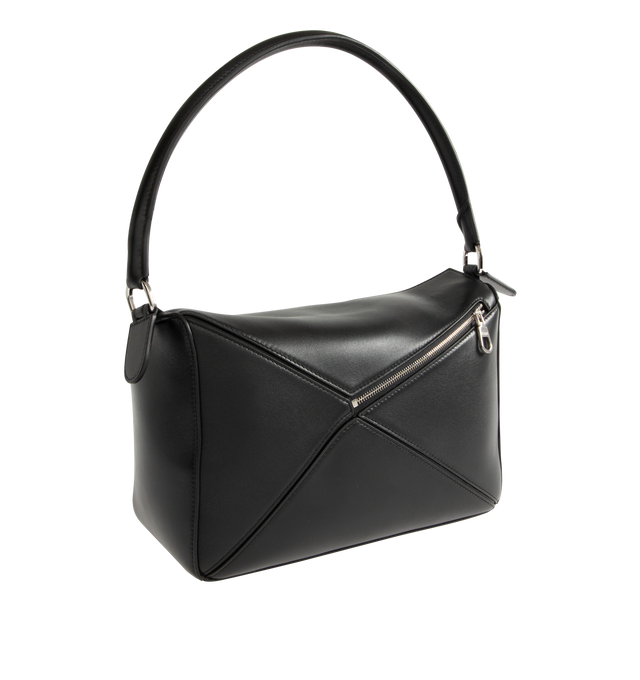 Image 2 of 4 - BLACK - LOEWE PAULA'S IBIZA Medium Puzzle Featherlight bag in nappa lambskin featuring distinctive geometric lines and cuboid form, supple featherlight nappa that makes the bag soft and slouchy, a shoulder handle, detachable and adjustable strap with rotating dogclips, zip closure with articulated pull, detachable LOEWE gold or silver embossed tag with secret pocket and balloon dice, baguette-shaped metal feed, nappa lambskin lining and embossed Anagram, LOEWE engraved internal plaque. Feathe 