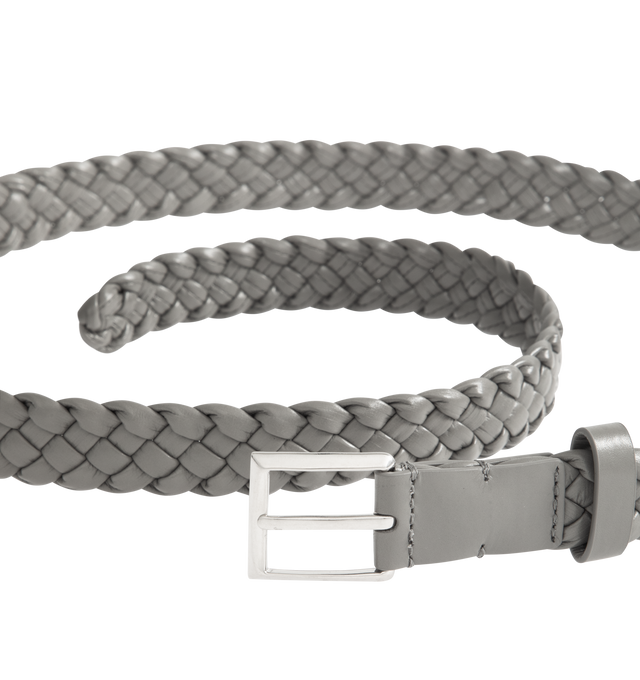 Image 2 of 2 - GREY - Bottega Veneta Belt in Intreccio calf leather with silver-tone metal buckle.  Reversible style, 2cm high with calf leather lining and prong closure. Made in: Italy. 