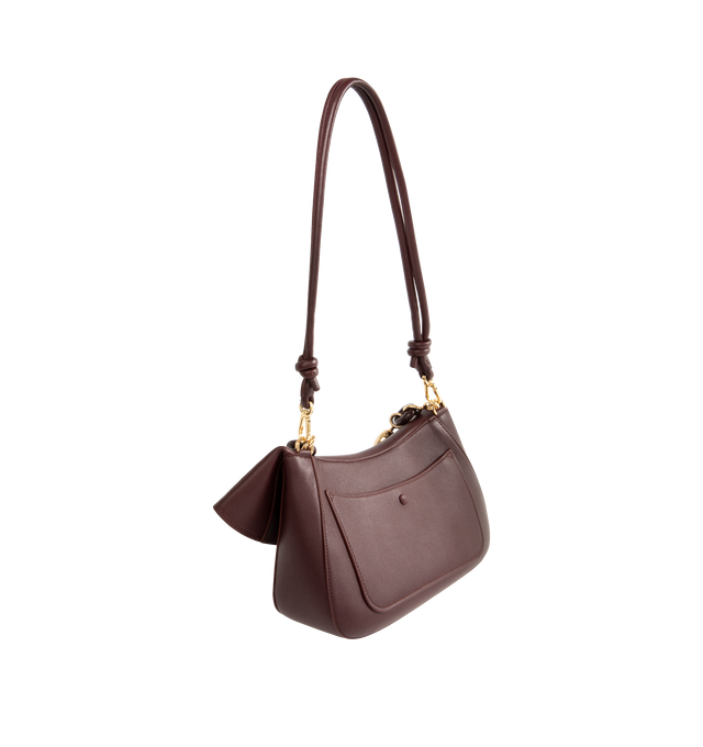 Image 3 of 4 - RED - LOEWE Medium Ola bag in smooth calfskin featuring a curved body, a flowing flap closure, a statement detachable donut chain, detachable tubular calfskin strap, one internal pocket, gold embossed LOEWE and engraved Anagram. Smooth Calf. 18 cm x 26 cm x 13 cm. Made in Spain. 