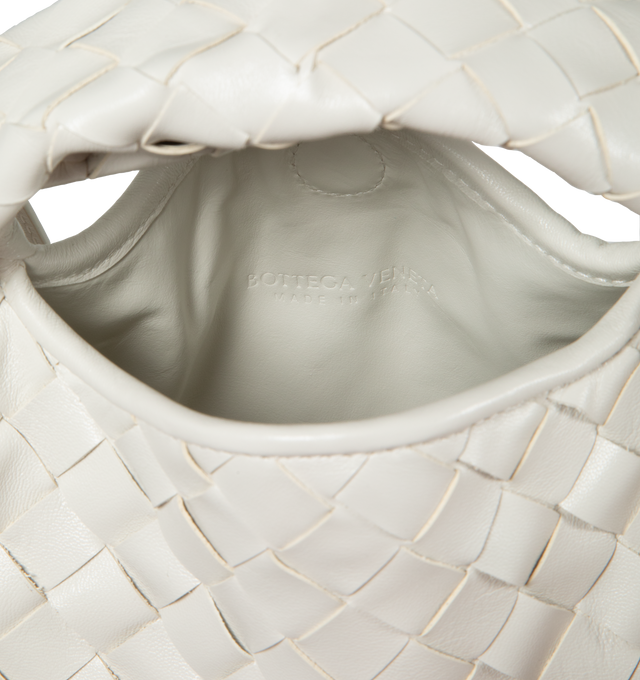 WHITE - BOTTEGA VENETA MINI HOP featuring mini Intrecciato leather, cross-body bag, detachable strap, one internal zippered pocket and flap closure secured with magnet. 5.7" x 10" x 4.3". 100% calfskin.