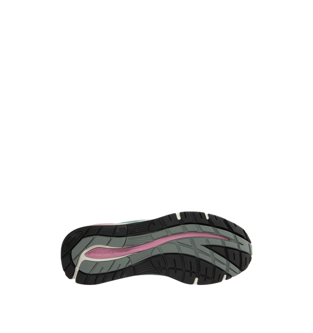 Image 4 of 5 - GREEN - NEW BALANCE Made in UK 991v2 Sneaker featuring FuelCell foam, ENCAP midsole cushioning, semi-translucent ABZORB SBS pods, N logo features debossed line details, reflective details, embroidered v2 tongue branding, mesh upper and pigsuede and synthetic overlays. 