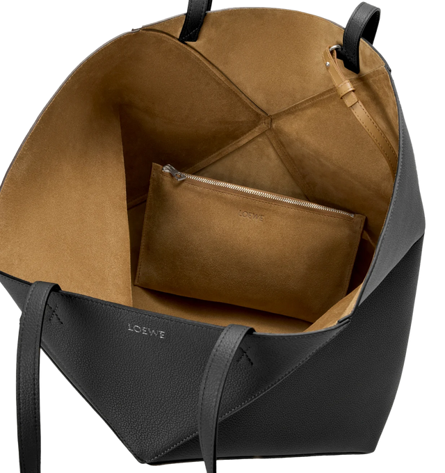 Image 4 of 5 - BLACK - LOEWE Large Horizontal Puzzle Fold Tote featuring lightweight geometric structure designed to fold completely flat, shoulder or hand carry, detachable inside suede zipped pocket, suede lining and gold embossed LOEWE. Soft grained calf. 33 cm x 37 cm x 14.5 cm. Made in Spain. 