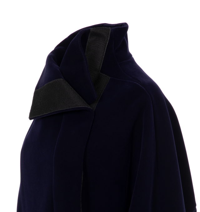 Image 3 of 3 - NAVY - Alaa Round coat featuring a high collar, Velcro fastening and large sleeves. Crafted in flock-print wool blend 80% virgin wool 20% polyamide. Made in Italy. 