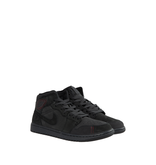 BLACK - JORDAN AIR JORDAN 1 MID SE CRAFT features leather and textiles in the upper offers durability and structure, Nike Air-Sole unit provides lightweight cushioning, rubber in the outsole gives you everyday traction, stitched-down Swoosh logo and has the signature Jumpman Air design on tongue.