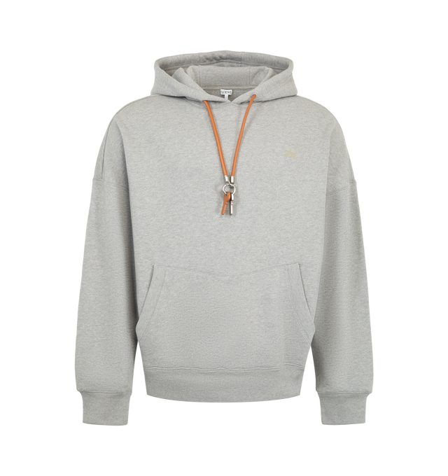 Image 1 of 2 - GREY - Loewe Men's Key Ring Hoodie in Cotton is crafted from medium-weight loopback cotton fleece and features a regular-fit silhouette with a hooded collar. Designed with a leather drawstring and detachable Anagram key ring, a front kangaroo pocket, ribbed cuffs and hem, and two-tone Anagram embroidery at the chest that showcases the house's signature branding. Main Material: 100% Cotton. Made in Portugal. 