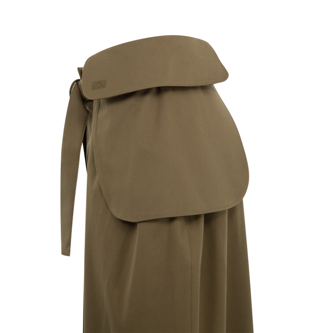 Image 3 of 3 - GREEN - LOEWE Cargo Trousers in medium-weight cotton and silk gabardine featuring cargo flaps at the hips, relaxed fit, regular length, mid waist, balloon leg, concealed zip fly, hidden seam pockets, adjustable belt and LOEWE engraved D-ring, double L embroidery placed on the left pocket. Cotton/silk. Made in Italy. 