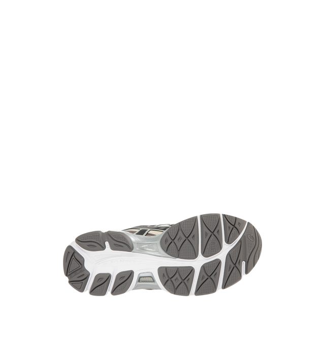 Image 4 of 5 - MULTI - ASICS GEL-NYC 2055 Sportstyle sneaker with early 2000s running shoe design influences in the upper's ASICS stripes, heel counter, and eyelet structure. Featuring GEL-CUMULUS 16 shoe's tooling system. Through a combination of lightweight foams and GEL technology inserts, this midsole formation helps create advanced underfoot comfort. Unisex style in men's sizing. Imported from Cambodia. 