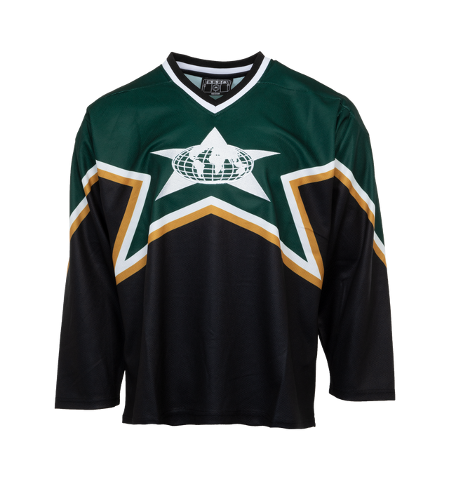 GREEN - BARRIERS NY Hockey Jersey featuring relaxed-fit, v-neck, graphic print at chest, graphic patches at shoulders and texts and numbers patchs appliqus at back. 100% cotton.