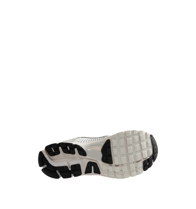 Image 4 of 5 - GREY - Nike Men's Zoom Vomero 5 SP Sneakers are a lace-up style with synthetic leather, mesh, rubber heel trim, and rubber outsole.  