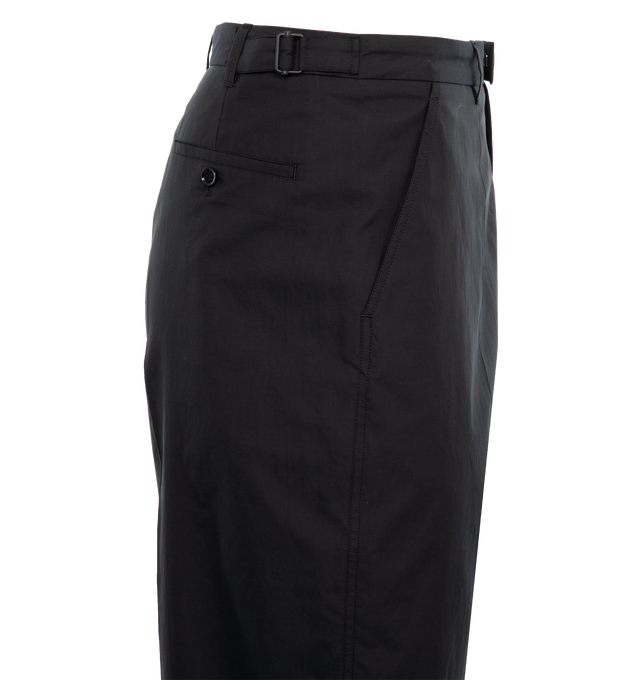 Image 3 of 4 - BLACK - LEMAIRE Carrot Pants featuring unlined, belted, straight fit, tapered leg, adjusters at the back side, two side pockets and single piped pocket at the back with Corozo button. 100% organic cotton. Made in Slovakia. 