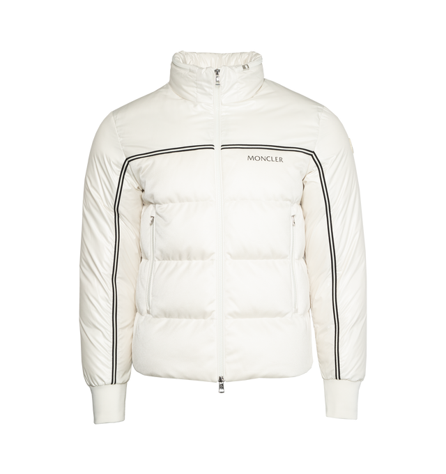 WHITE - MONCLER Michael Short Down Jacket featuring recycled polyester lining, down-filled, pull-out hood, zipper closure, zipped pockets, ribbed cuffs, hem with elastic drawstring fastening and logo print. Exterior: 100% polyester. Outer bottom: 100% polyester. Lining: 100% polyester. Hood lining: 100% polyester. Hood: 100% polyester. Padding: 90% down, 10% feather. Cuffs rib: 85% polyester, 13% polyamide/nylon, 2% elastane/spandex. Made in Romania.