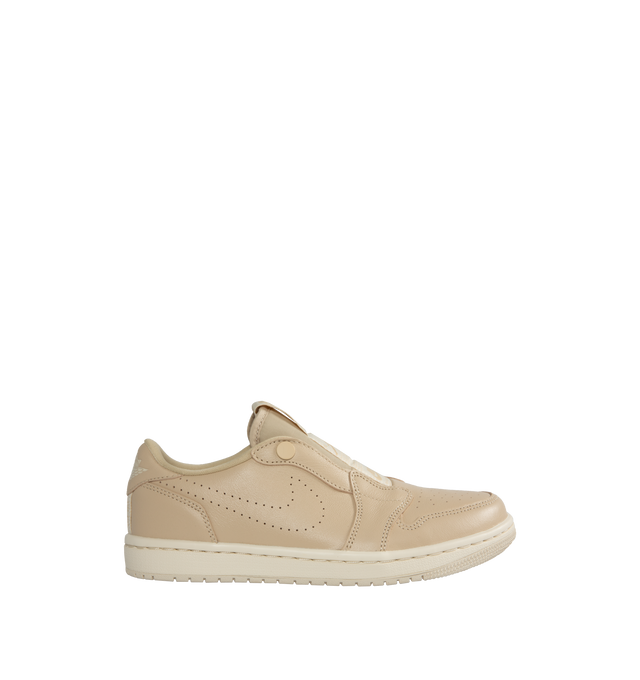 Air jordan wmns 1 ret low slip discount