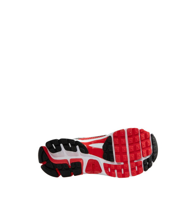 Image 4 of 5 - RED - NIKE ZOOM VOMERO 5 fearures Mesh with TecTuff and utilitarian overlays that are breathable and durable, cushlon foam with Zoom Air cushioning and rubber tread. 