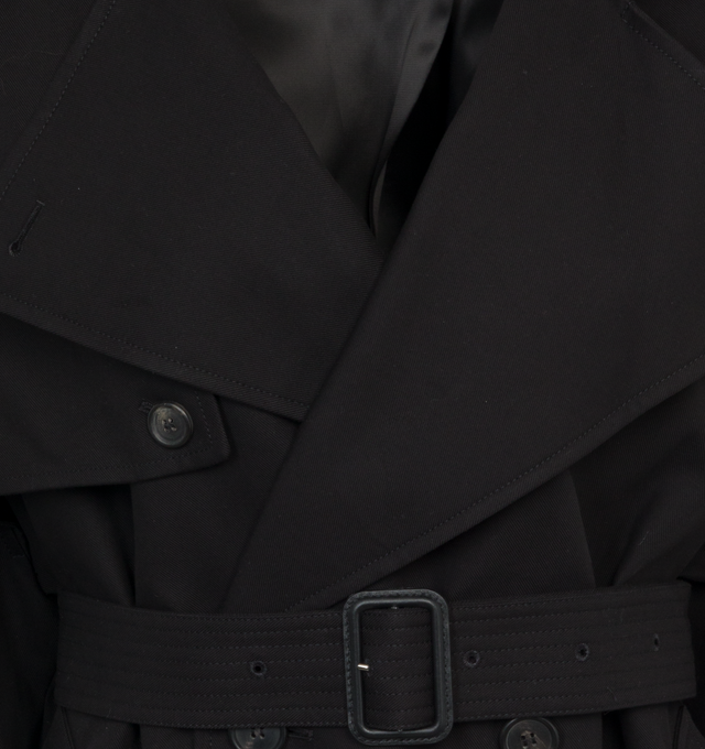 Image 3 of 4 - BLACK - WARDROBE.NYC  impeccably tailored Trench coat, cropped to the hip. Crafted in fine Italian double twill cotton, chosen for its ability to retain structure and durability. Removable belt can be styled fastened to accentuate your silhouette, or open to create a relaxed look. Other functional features include signature epaulets, a throat latch, storm flap, and double-breasted closure with custom buckles. 