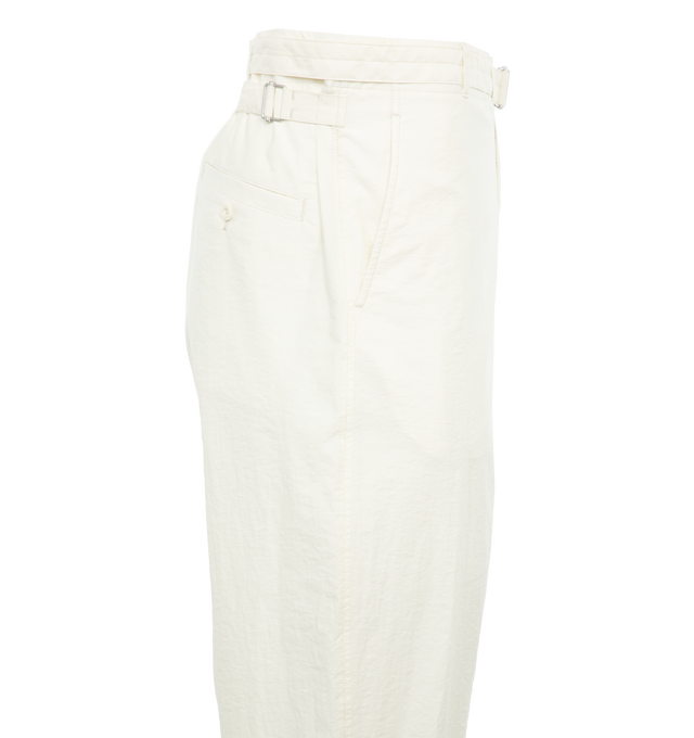 Image 3 of 4 - WHITE - LEMAIRE Belted Carrot Pants featuring belted, adjusters at the back, two side pockets and single piped pocket at the back, with button. 84% cotton, 16% polyamide. Made in Romania. 