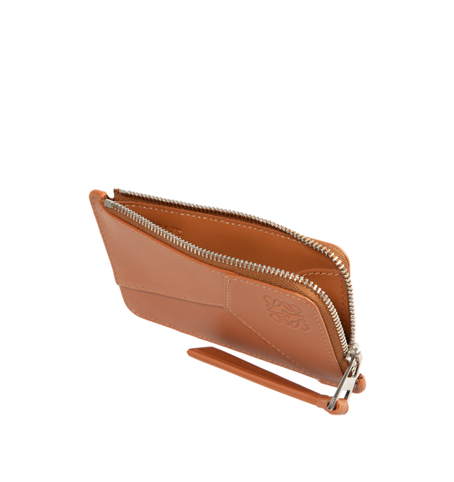 Image 3 of 3 - BROWN - LOEWE Puzzle Coin Cardholder featuring distinctive geometric pattern, in classic calfskin with overlapped edges, four card slots and a zipped coin compartment, calfskin zip pull and embossed Anagram. 3 x 5.1 x 0.4 inches. Calfskin. 