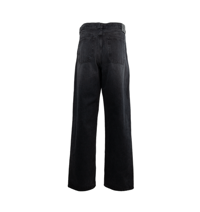 BLUE - OFF-WHITE ARR LOOSE JEANS VINTAGE are black denim pants featuring black leather label with tonal arrows and Off-White logo at back.  Belt loops, two side pockets and flat pockets at back. Loose fit. Outer: 100% Cotton Lining: 65% Polyester Lining: 35% Cotton.