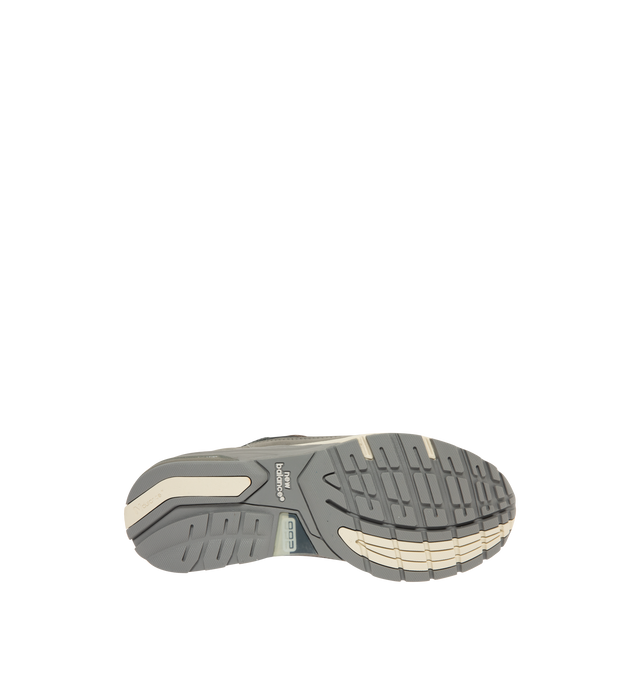 Image 4 of 5 - GREY - NEW BALANCE Made in US 991v2 Sneaker featuring FuelCell foam, ENCAP midsole cushioning, semi-translucent ABZORB SBS pods, N logo with debossed line details, reflective details, embroidered v2 tongue branding, mesh upper and pigsuede and synthetic overlays. 