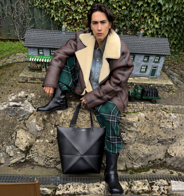 Street Style Loewe Hammock Mini Size Loewe Hammock Medium Size